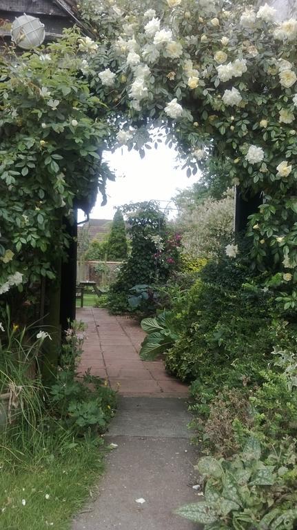 Strawberry Cottage B&B Hedge End Esterno foto