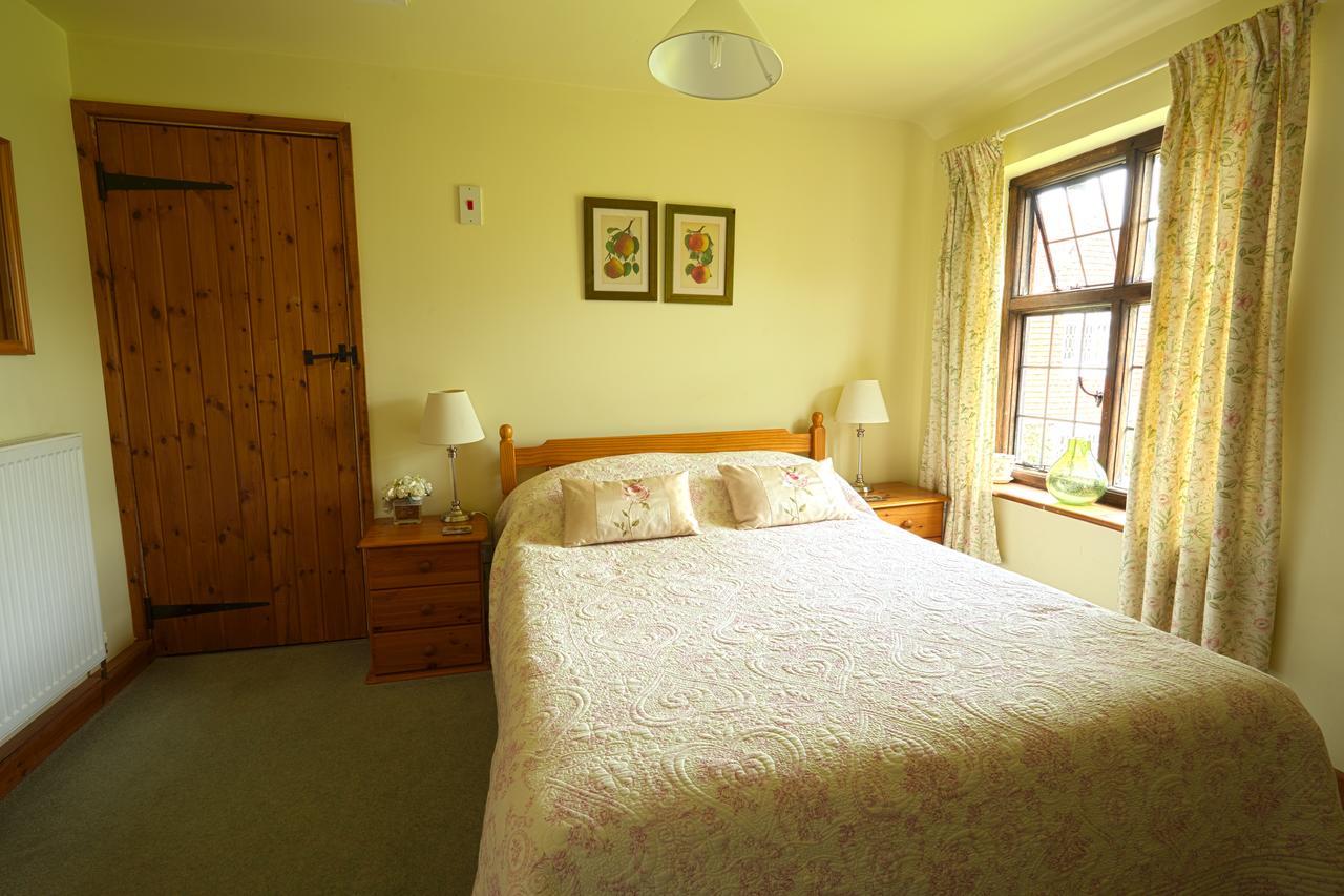 Strawberry Cottage B&B Hedge End Esterno foto